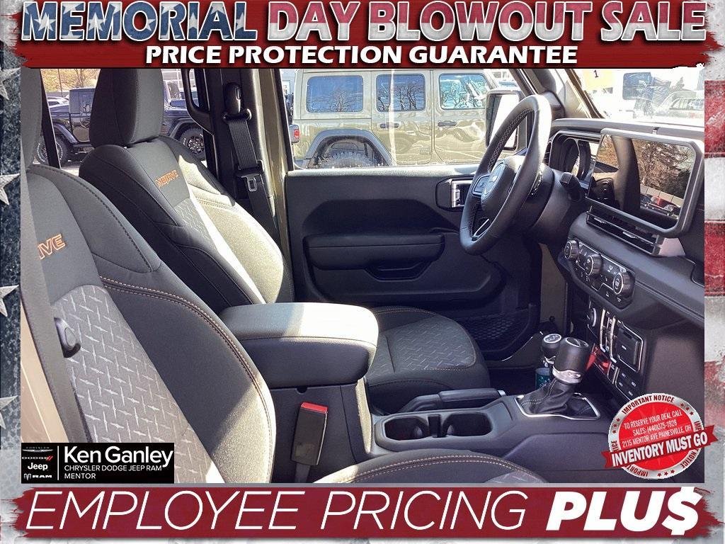 new 2025 Jeep Gladiator car, priced at $49,270