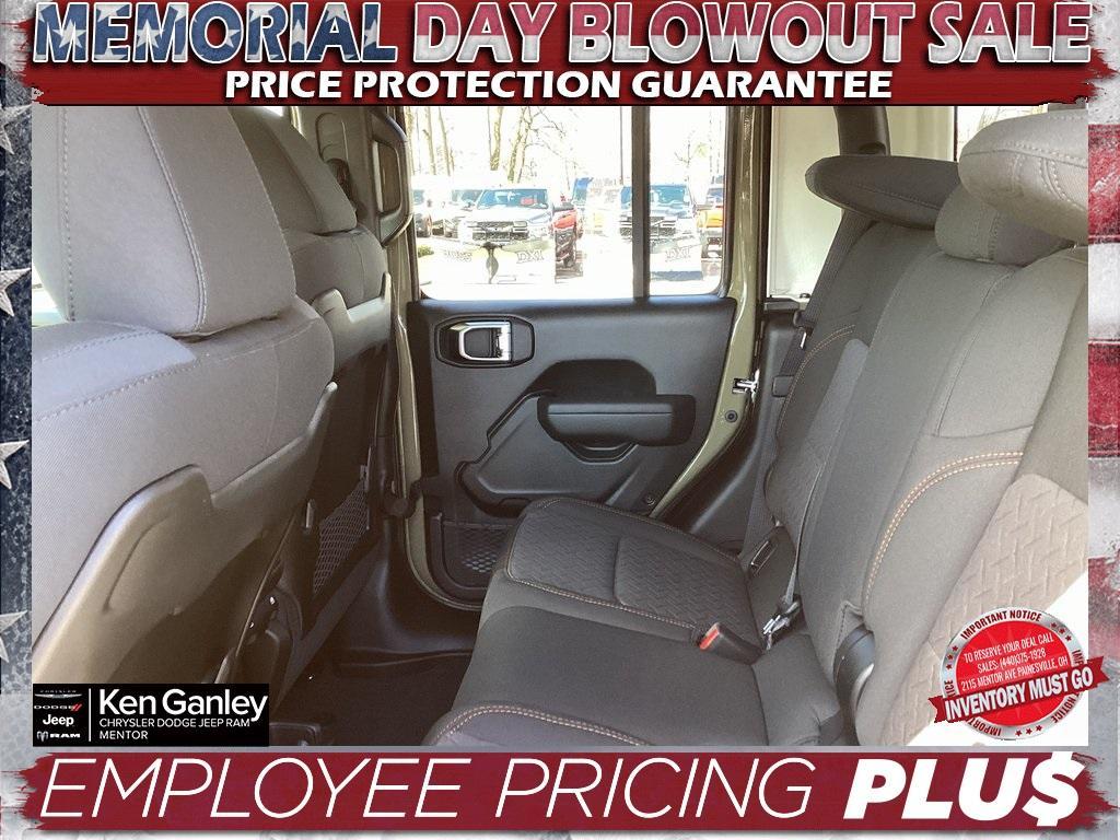 new 2025 Jeep Gladiator car, priced at $49,270