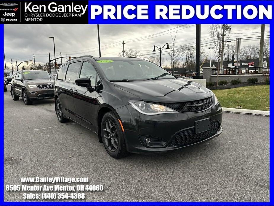 used 2019 Chrysler Pacifica car, priced at $14,537