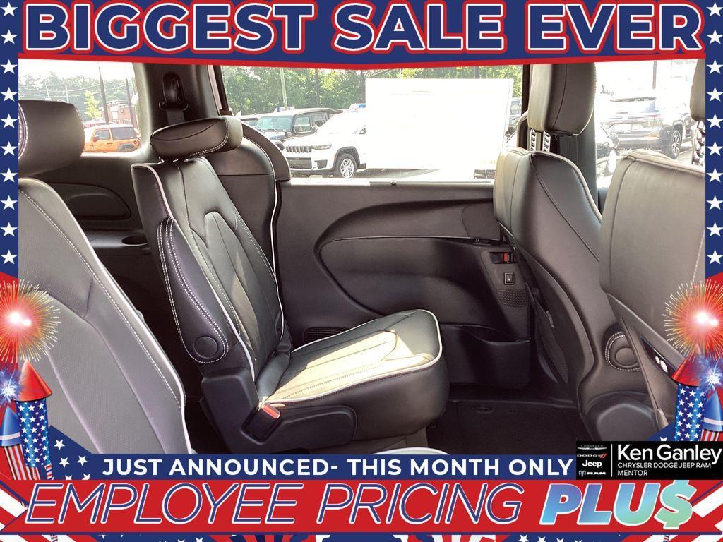 new 2025 Chrysler Pacifica car, priced at $51,436