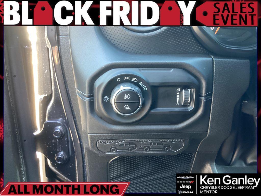 new 2025 Jeep Gladiator car, priced at $45,098