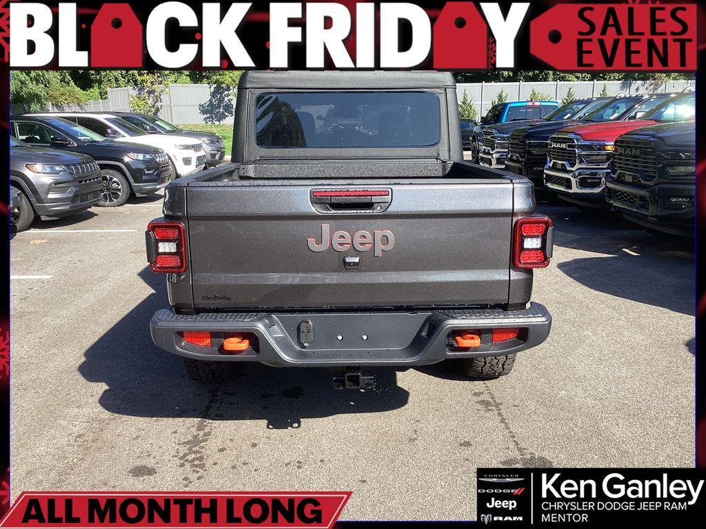 new 2025 Jeep Gladiator car, priced at $45,098