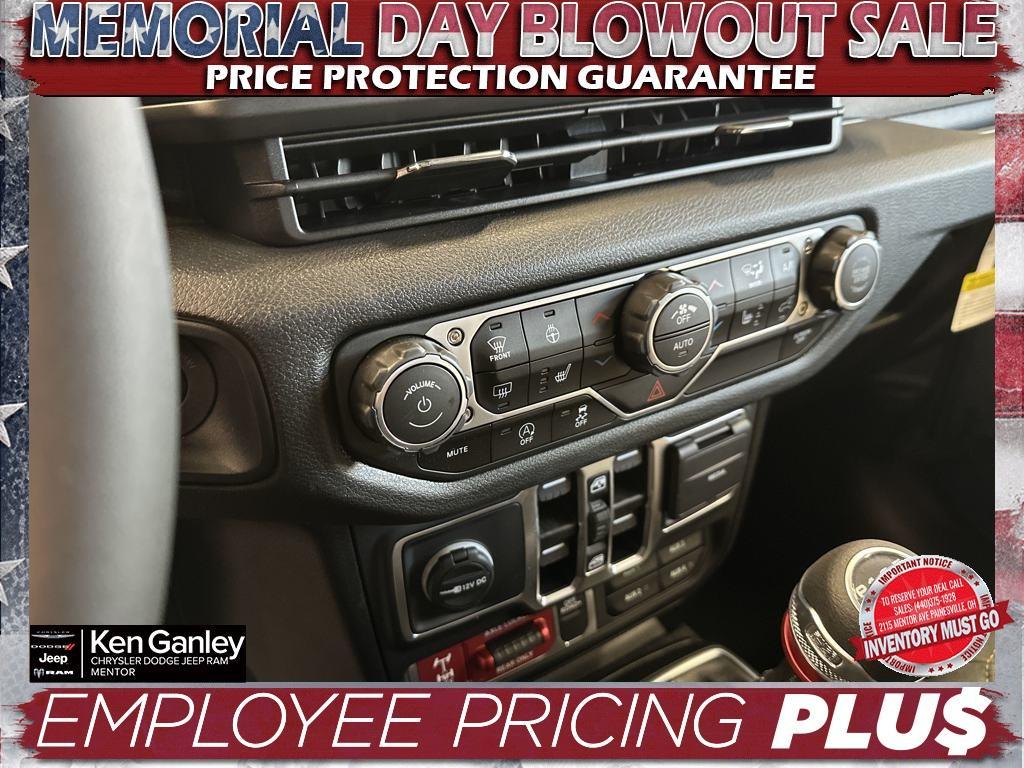 new 2025 Jeep Wrangler car, priced at $46,190