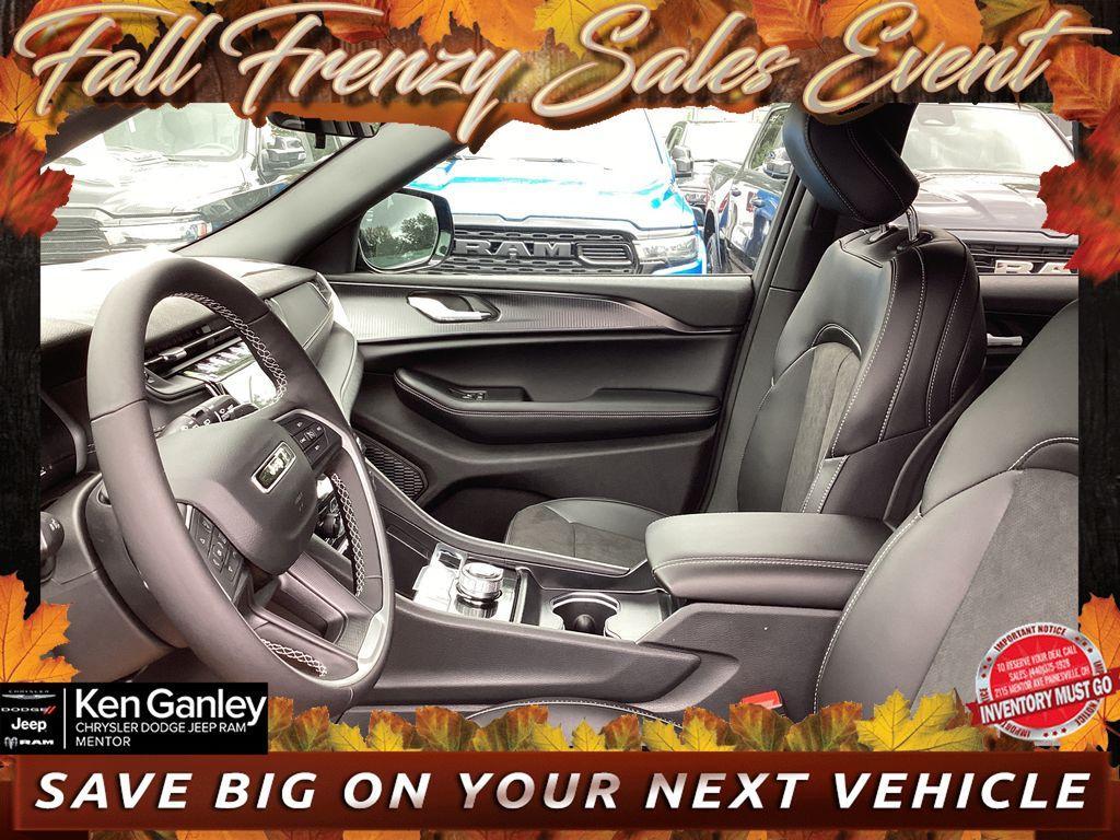 new 2025 Jeep Grand Cherokee car, priced at $41,955