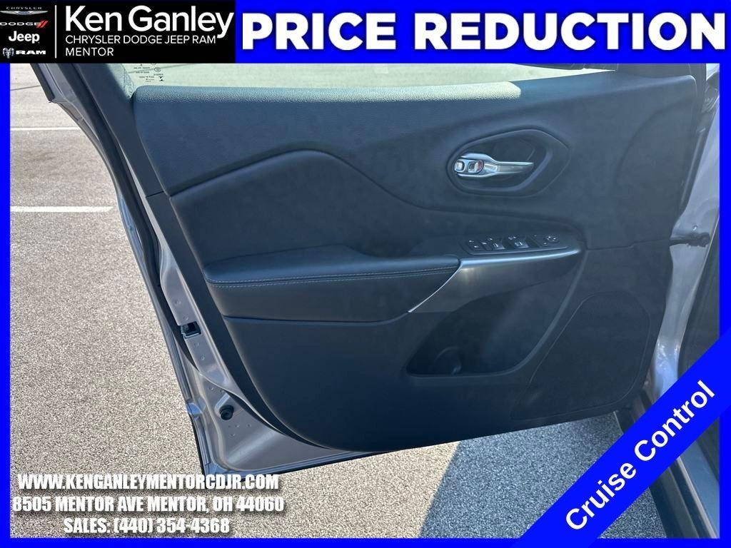 used 2019 Jeep Cherokee car, priced at $16,400