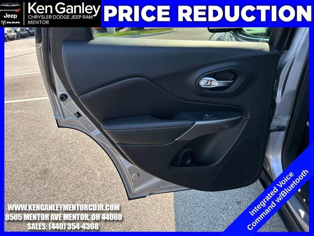 used 2019 Jeep Cherokee car, priced at $16,400
