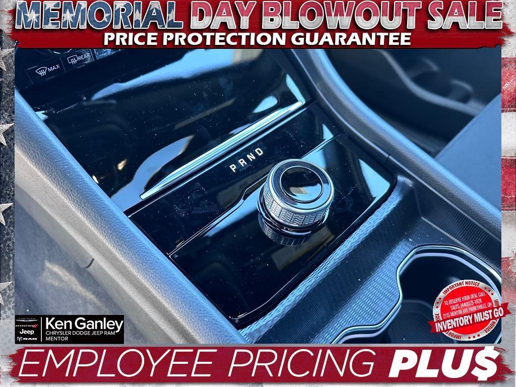 new 2025 Jeep Grand Cherokee car, priced at $38,019