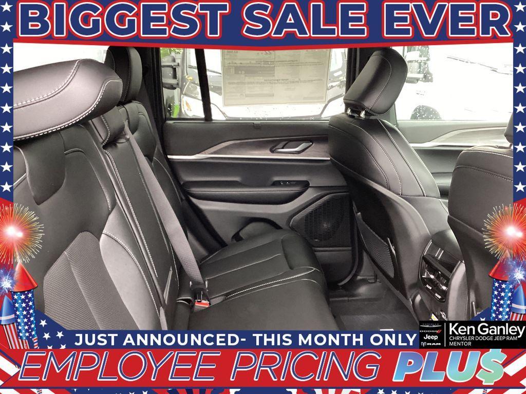 new 2025 Jeep Grand Cherokee car, priced at $50,601