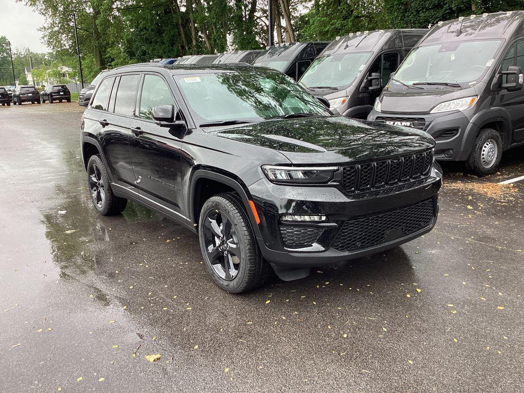 new 2025 Jeep Grand Cherokee car, priced at $50,601