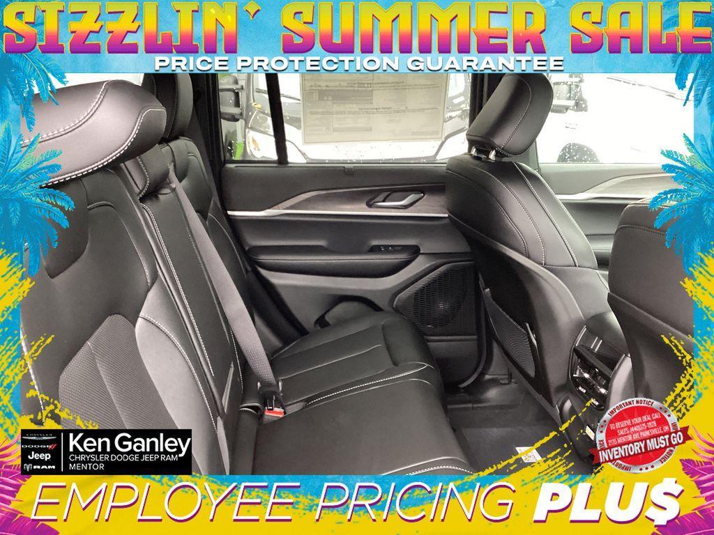 new 2025 Jeep Grand Cherokee car, priced at $50,601