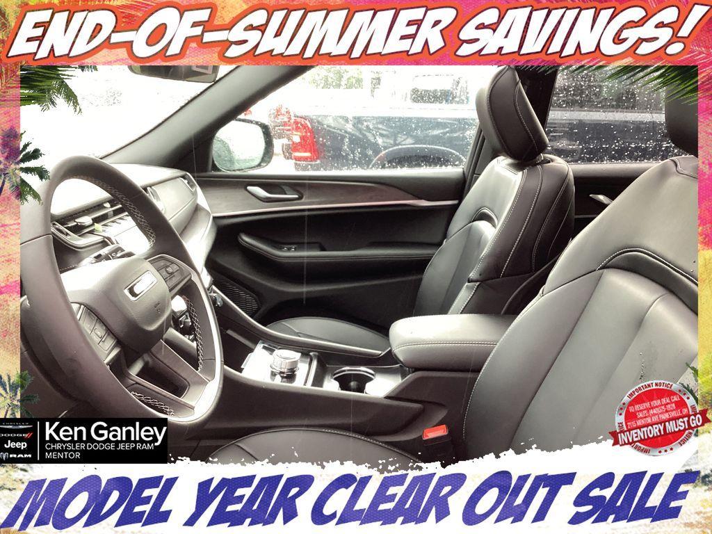 new 2025 Jeep Grand Cherokee car, priced at $47,571