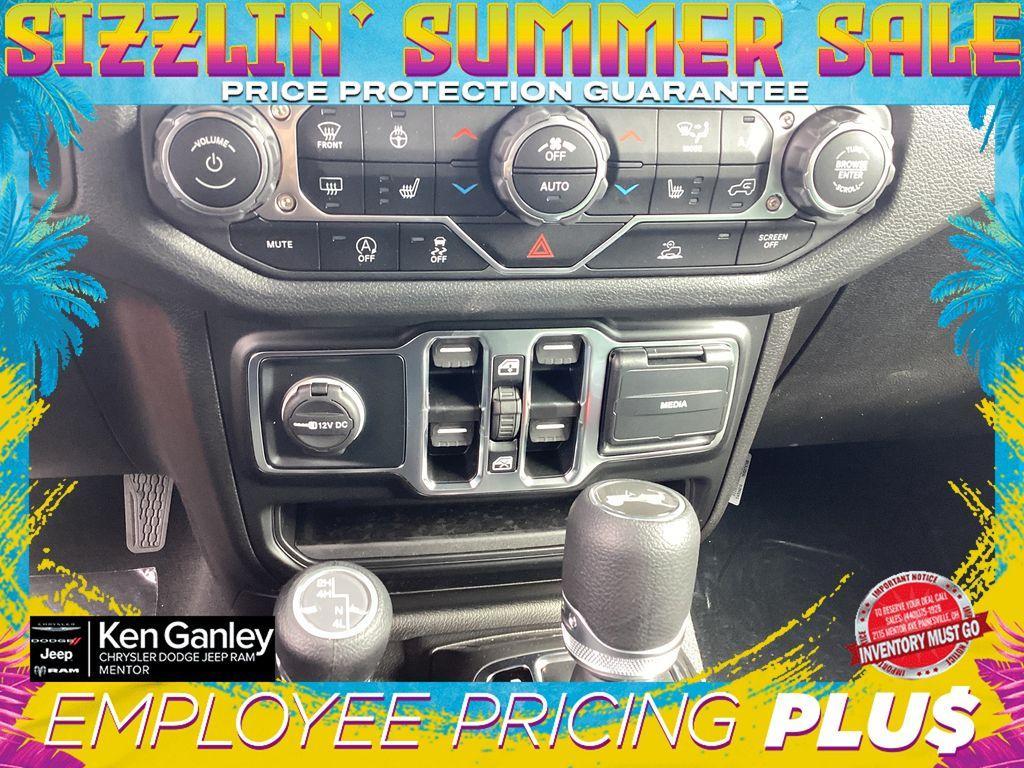 new 2025 Jeep Wrangler car, priced at $50,513