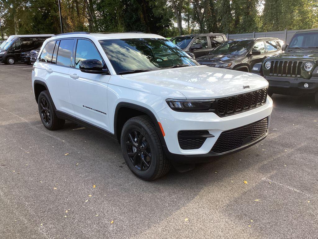 new 2025 Jeep Grand Cherokee car, priced at $41,360