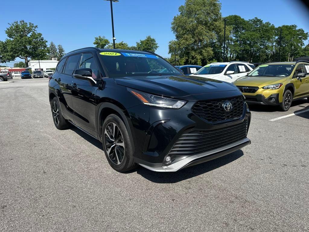 used 2021 Toyota Highlander car, priced at $32,800