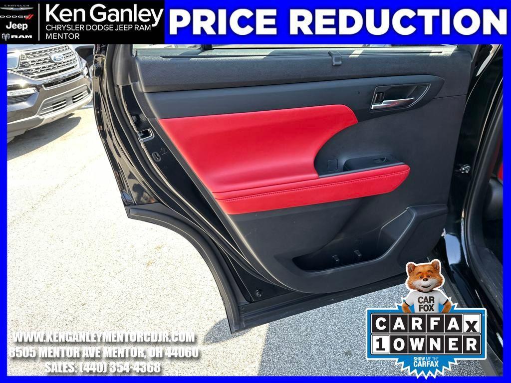 used 2021 Toyota Highlander car, priced at $32,800