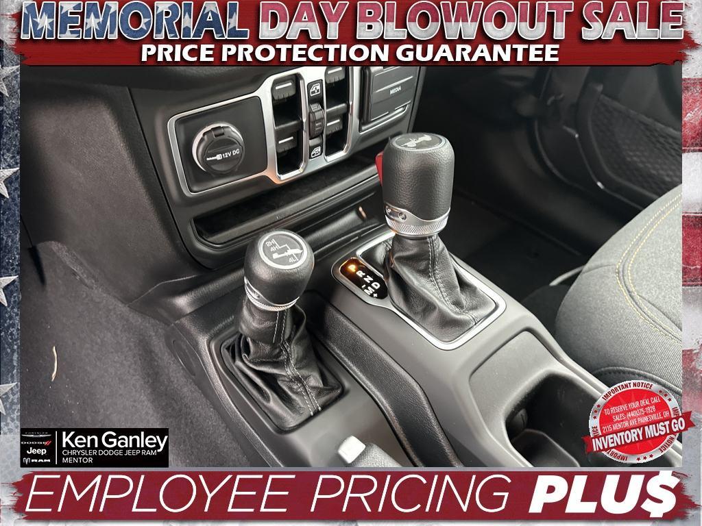 new 2025 Jeep Wrangler car, priced at $43,193