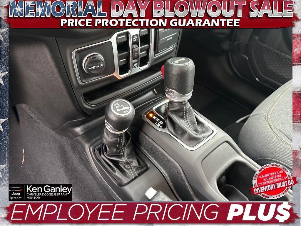 new 2025 Jeep Wrangler car, priced at $42,593