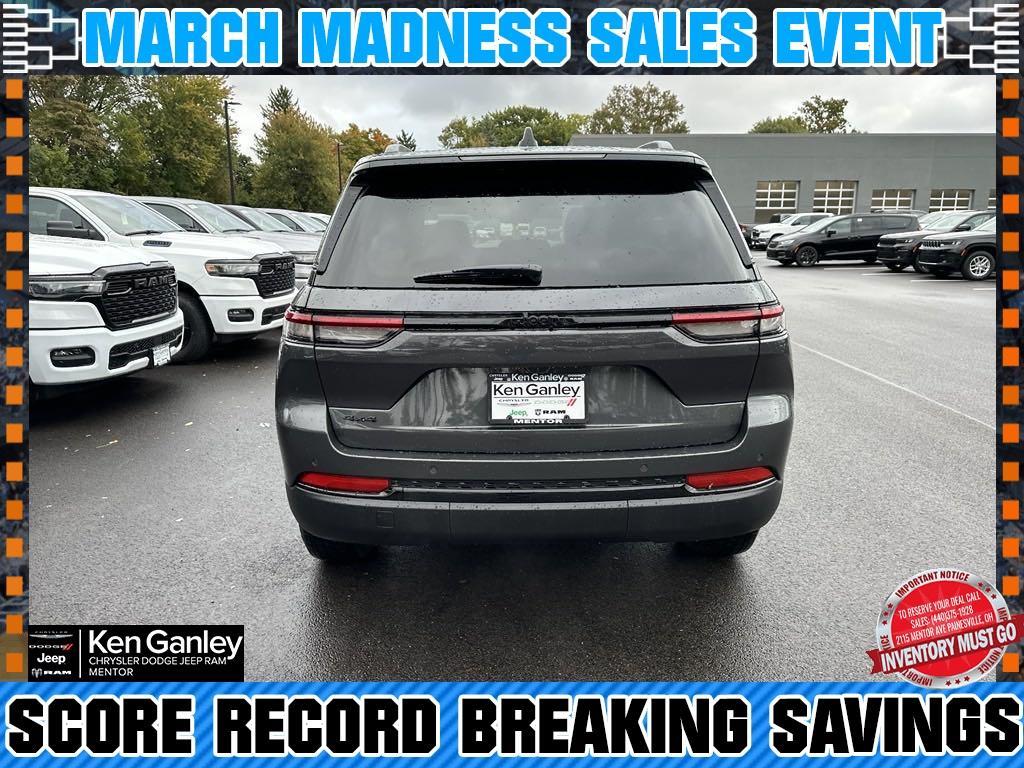 new 2025 Jeep Grand Cherokee car, priced at $44,030