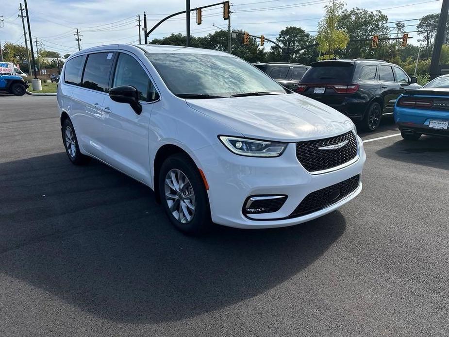 new 2024 Chrysler Pacifica car, priced at $44,191