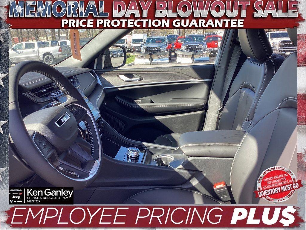 new 2025 Jeep Grand Cherokee L car, priced at $46,801