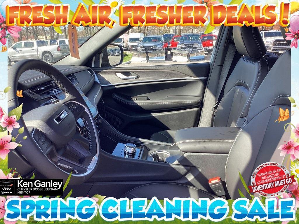 new 2025 Jeep Grand Cherokee L car, priced at $45,846