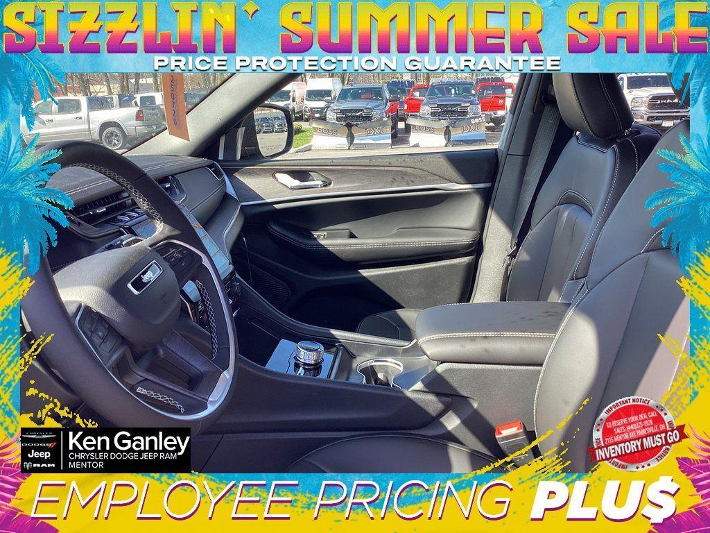 new 2025 Jeep Grand Cherokee L car, priced at $47,051