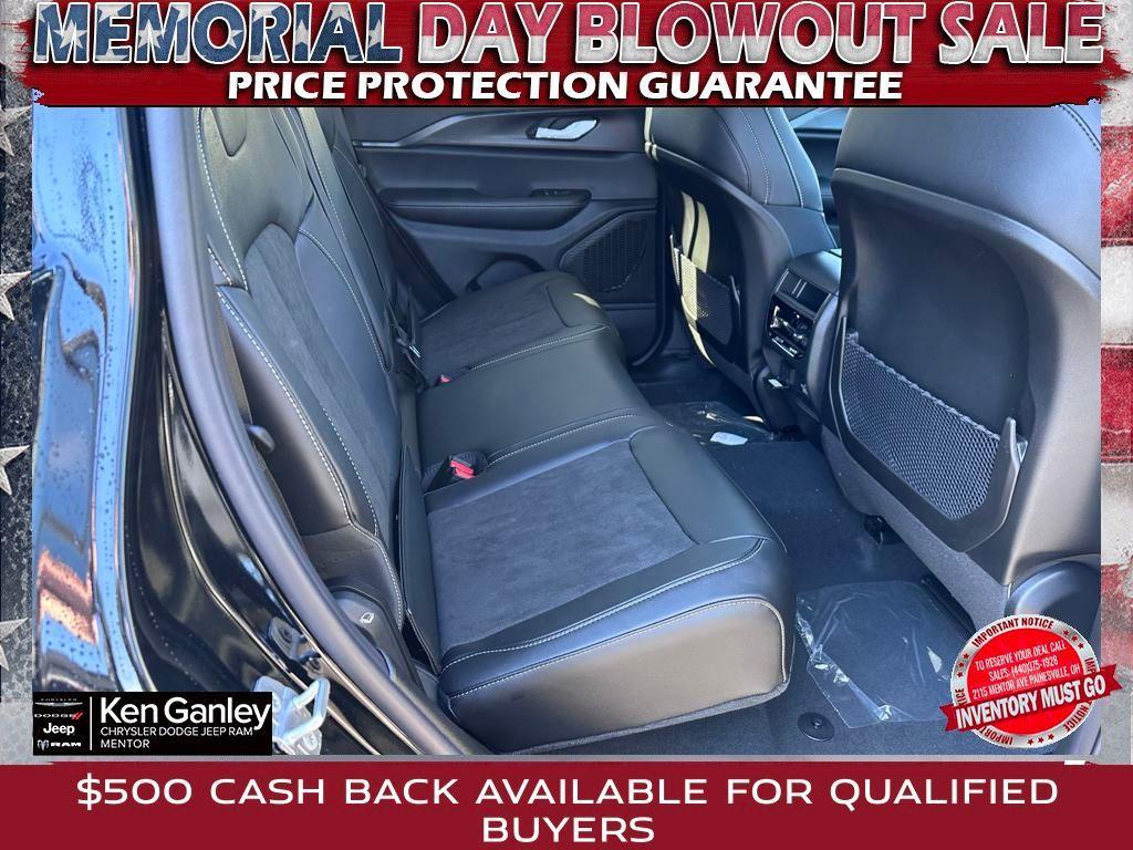 new 2025 Jeep Grand Cherokee car, priced at $41,255
