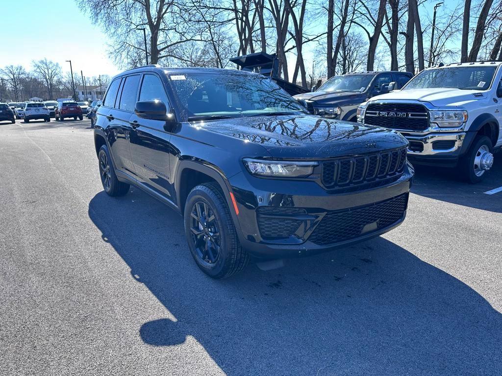 new 2025 Jeep Grand Cherokee car, priced at $39,958