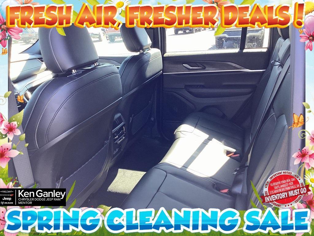 new 2025 Jeep Grand Cherokee car, priced at $43,933