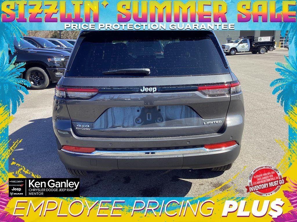 new 2025 Jeep Grand Cherokee car, priced at $41,986