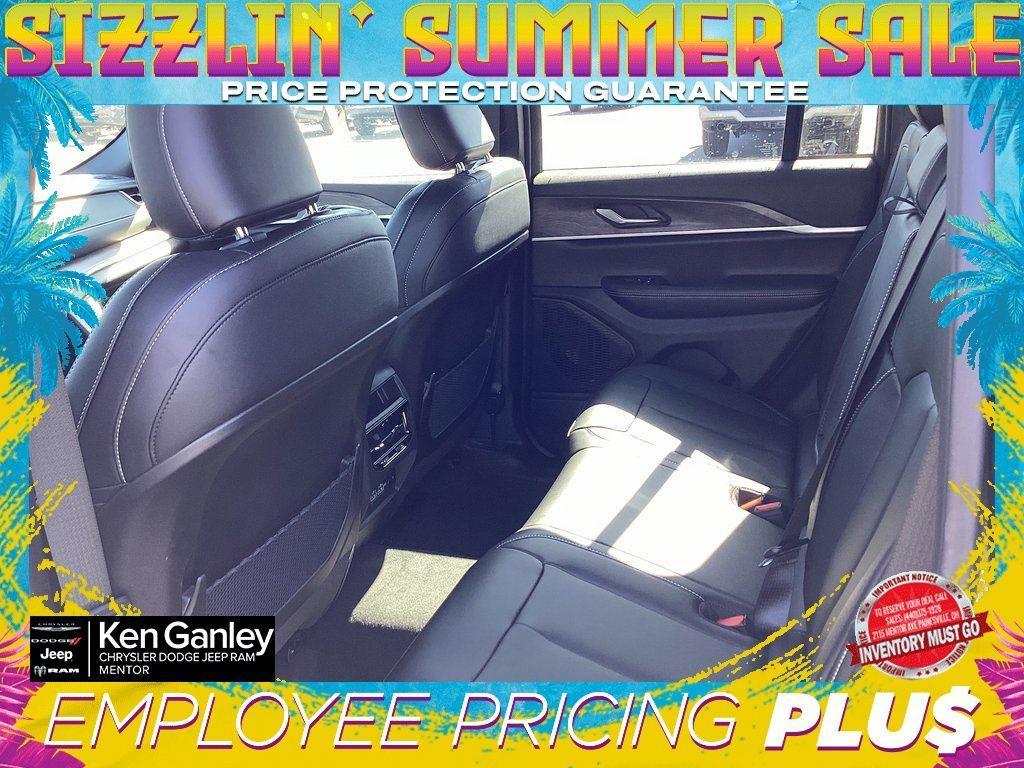 new 2025 Jeep Grand Cherokee car, priced at $41,986