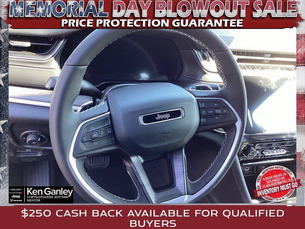new 2025 Jeep Grand Cherokee car, priced at $41,986