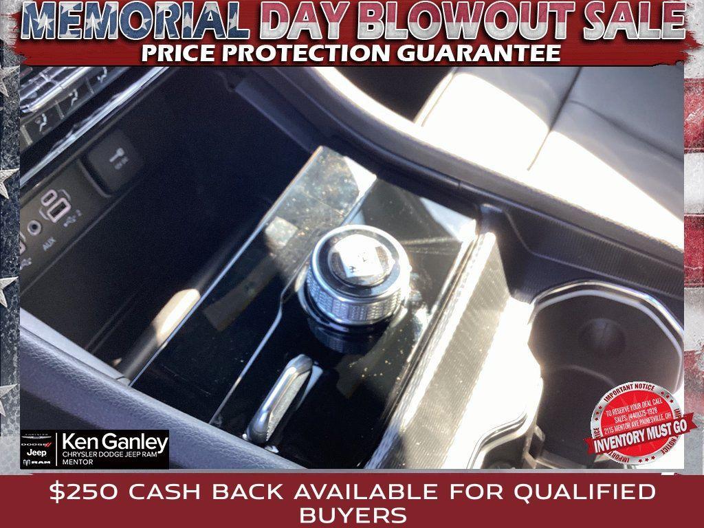 new 2025 Jeep Grand Cherokee car, priced at $41,986