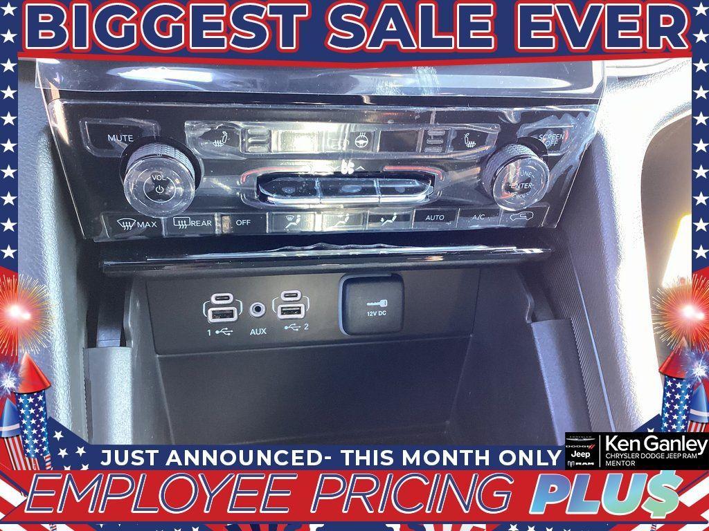 new 2025 Jeep Grand Cherokee car, priced at $42,236