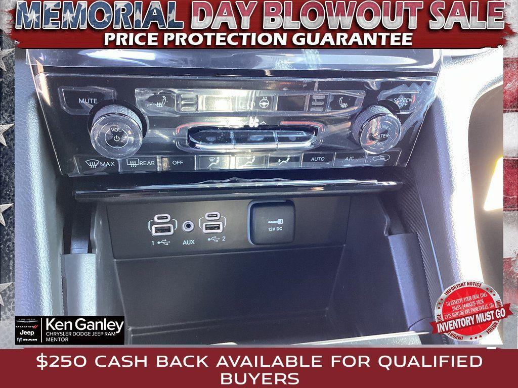 new 2025 Jeep Grand Cherokee car, priced at $41,986