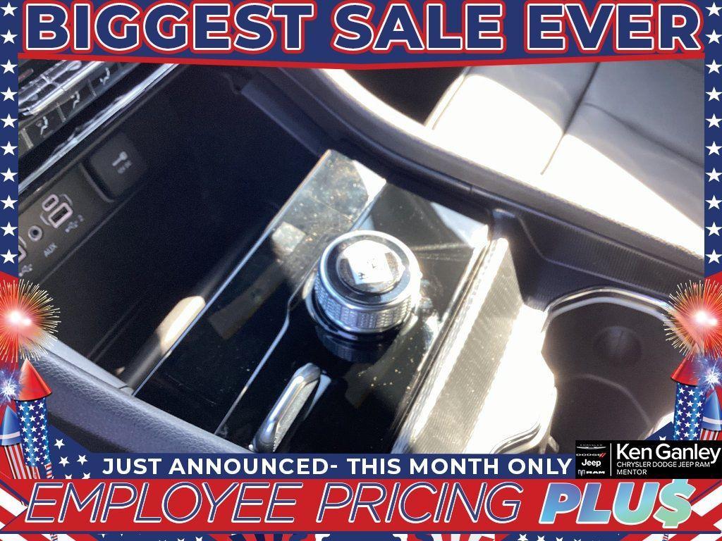 new 2025 Jeep Grand Cherokee car, priced at $42,236