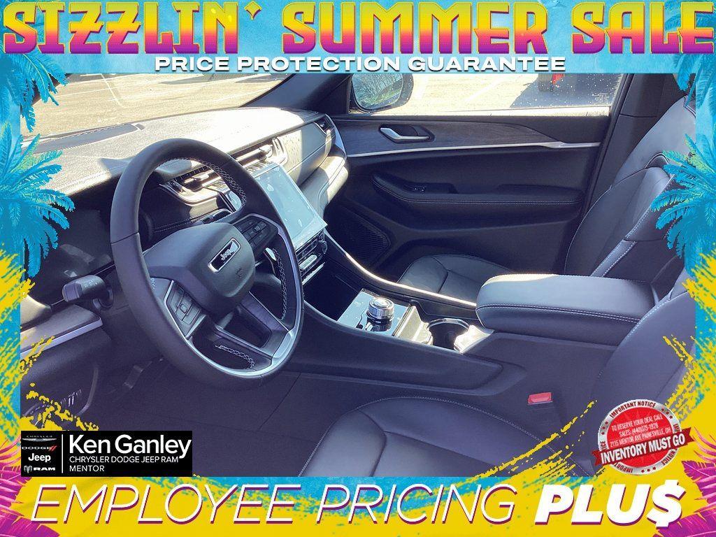 new 2025 Jeep Grand Cherokee car, priced at $41,986