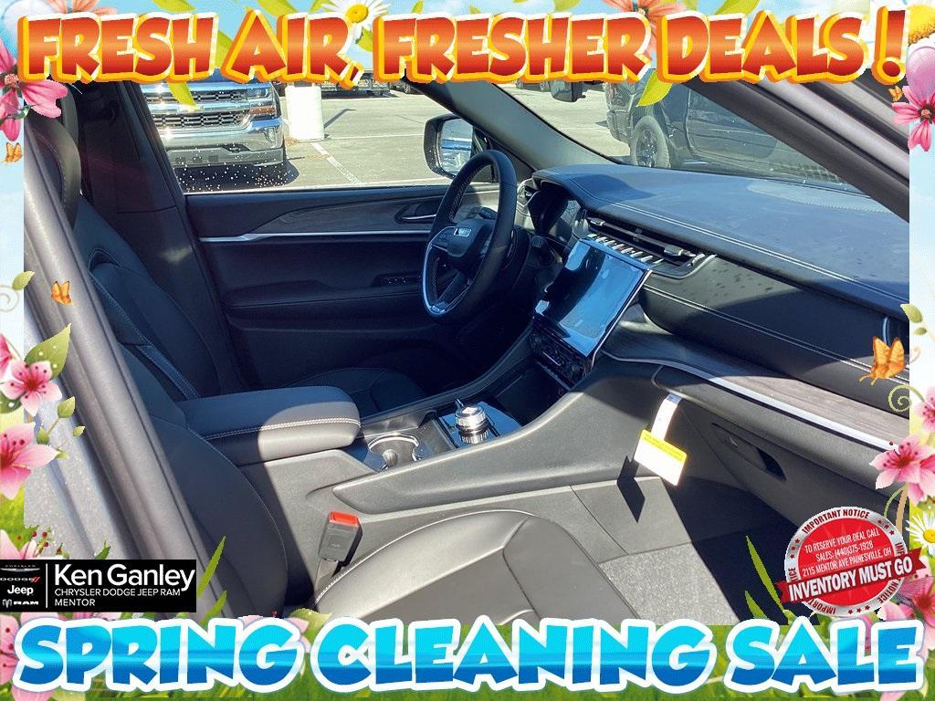new 2025 Jeep Grand Cherokee car, priced at $43,933