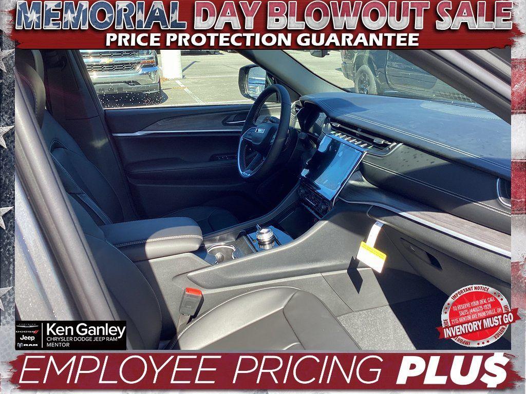 new 2025 Jeep Grand Cherokee car, priced at $41,986