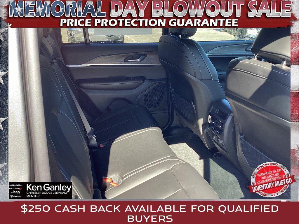 new 2025 Jeep Grand Cherokee car, priced at $41,986