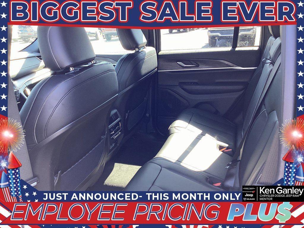 new 2025 Jeep Grand Cherokee car, priced at $42,236
