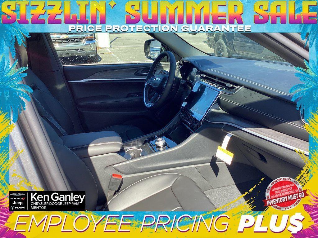 new 2025 Jeep Grand Cherokee car, priced at $41,986