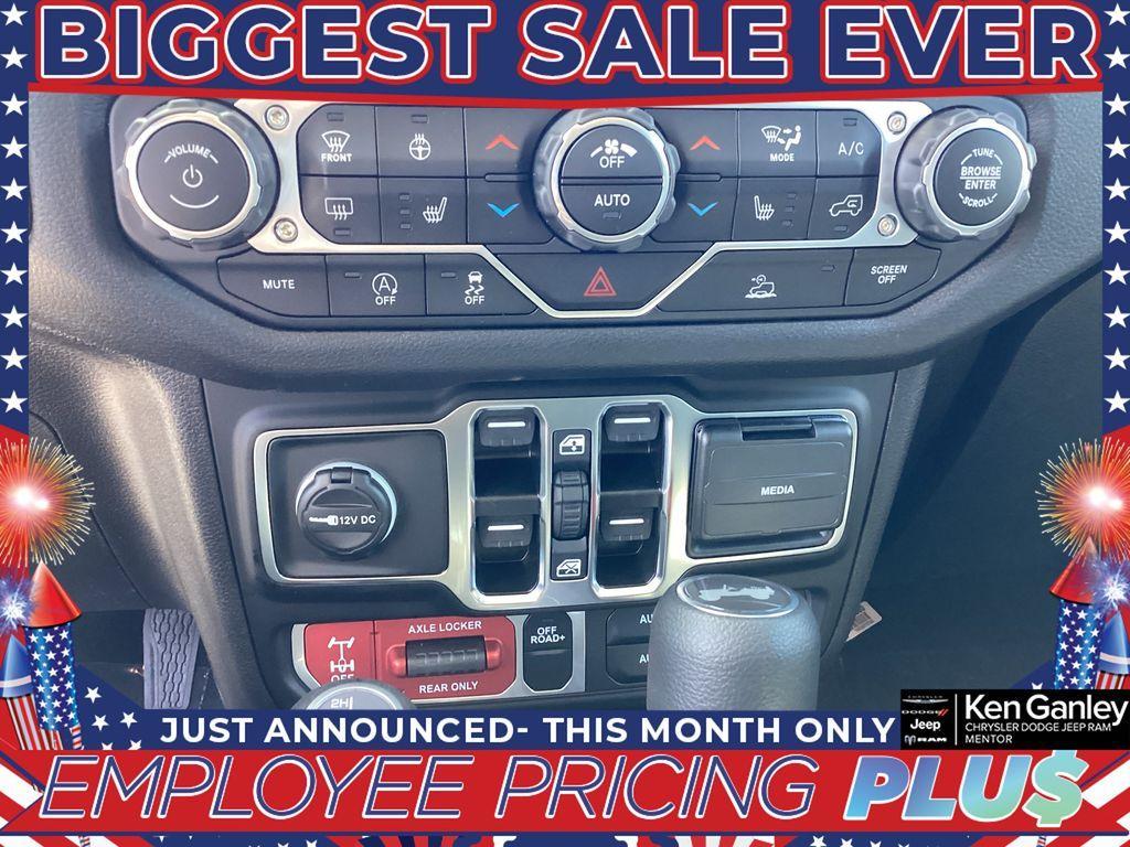new 2025 Jeep Wrangler car, priced at $48,090
