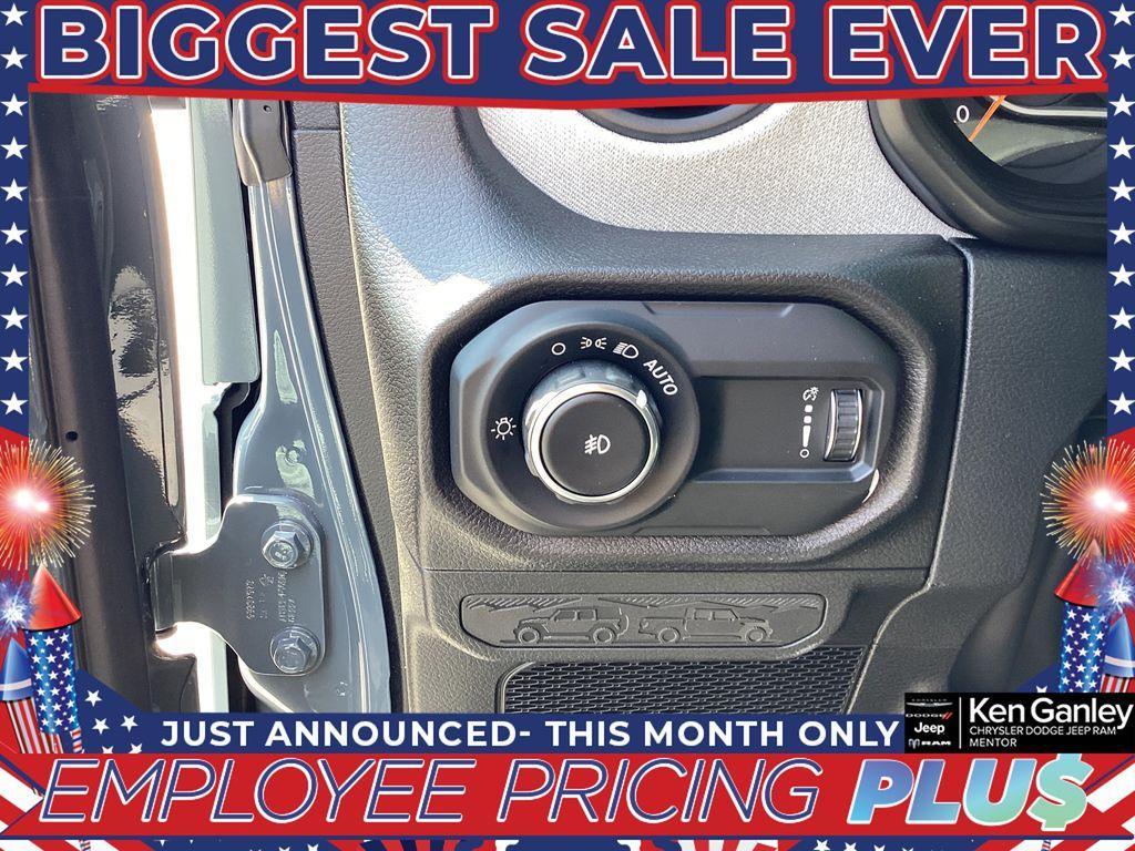 new 2025 Jeep Wrangler car, priced at $48,090