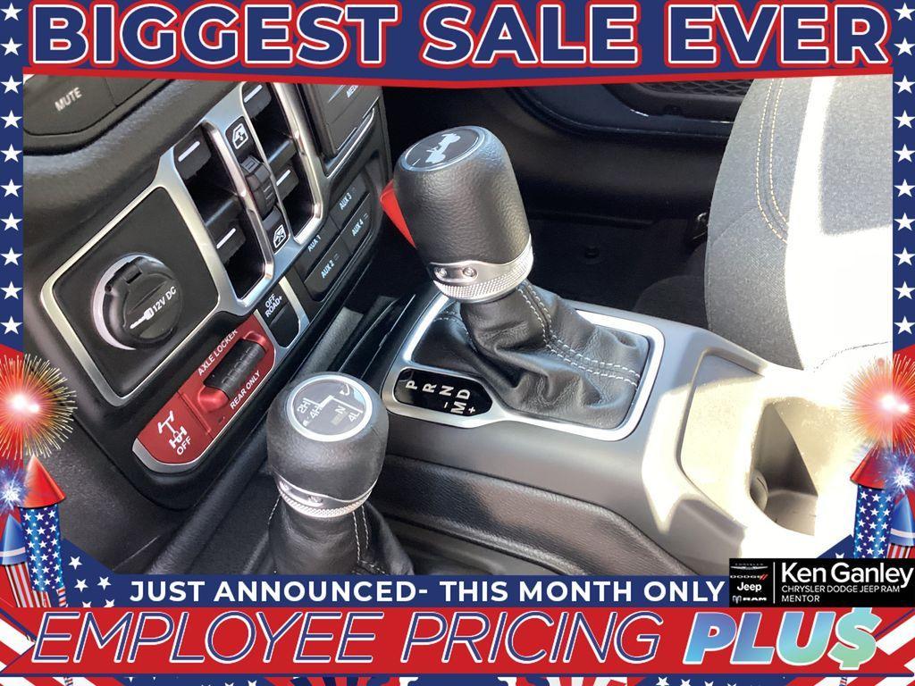 new 2025 Jeep Wrangler car, priced at $48,090