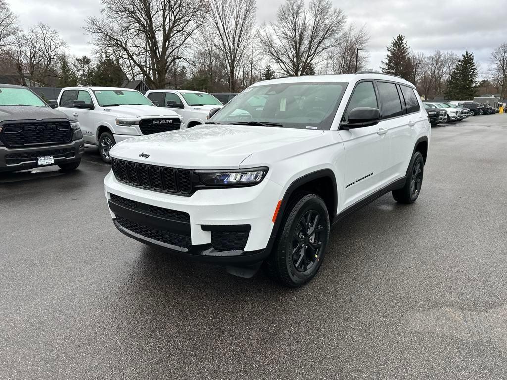 new 2025 Jeep Grand Cherokee L car, priced at $42,657