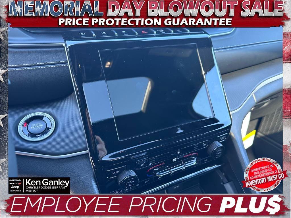 new 2025 Jeep Grand Cherokee car, priced at $41,255