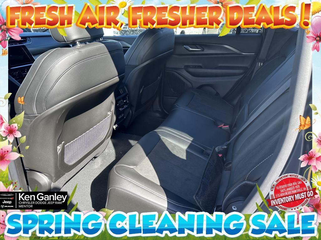 new 2025 Jeep Grand Cherokee car, priced at $39,958