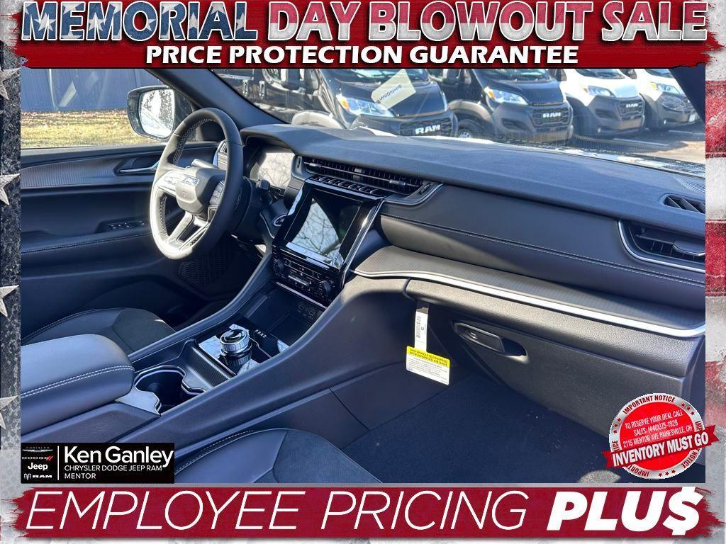 new 2025 Jeep Grand Cherokee car, priced at $41,255
