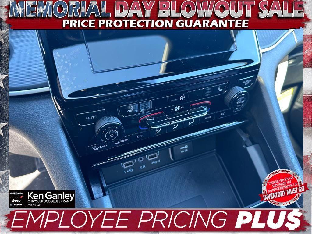 new 2025 Jeep Grand Cherokee car, priced at $41,255